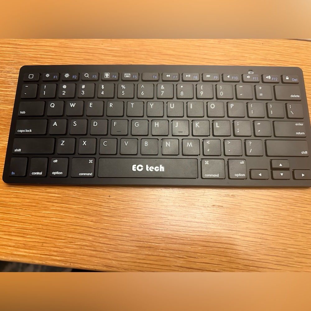 Vintage wireless keyboard, use with tablet or cellphone